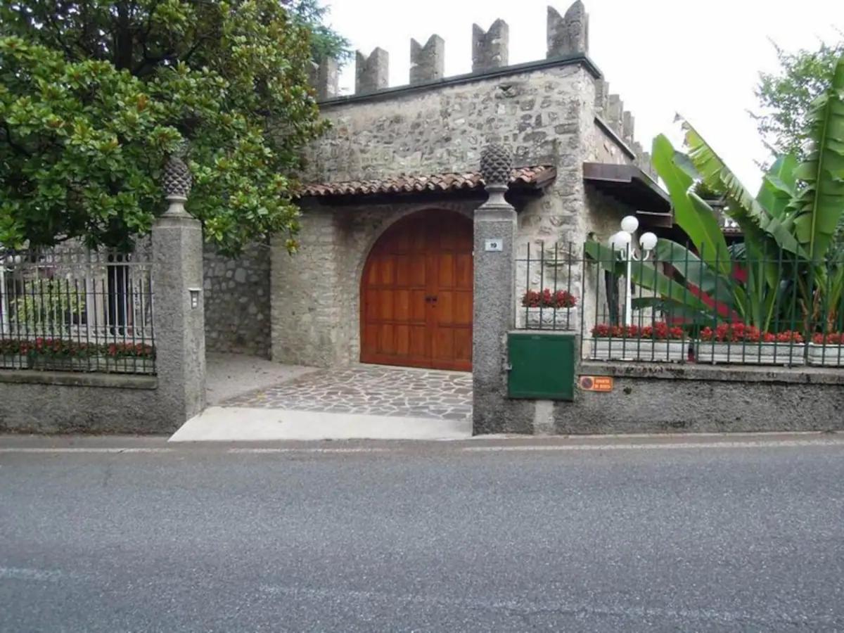 Villa Pinetina Гарняно Екстериор снимка