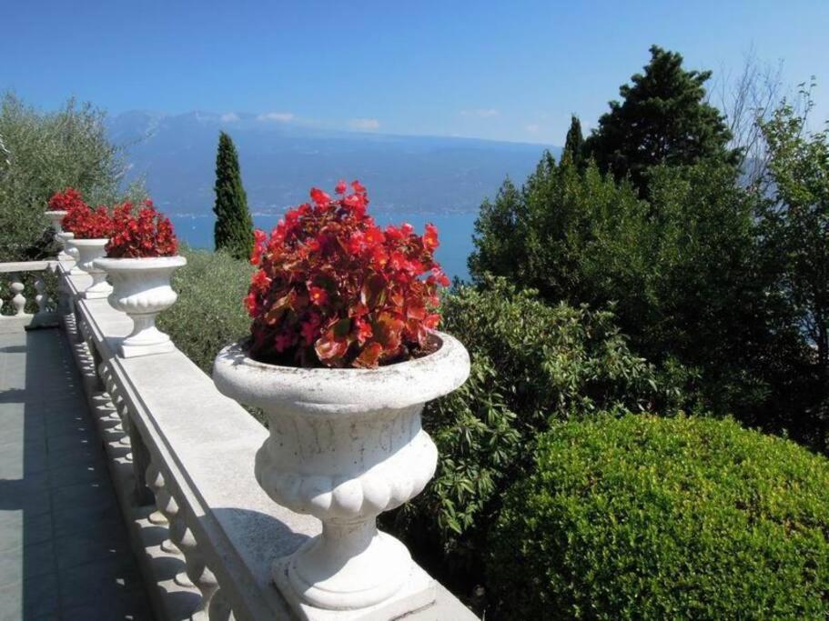 Villa Pinetina Гарняно Екстериор снимка